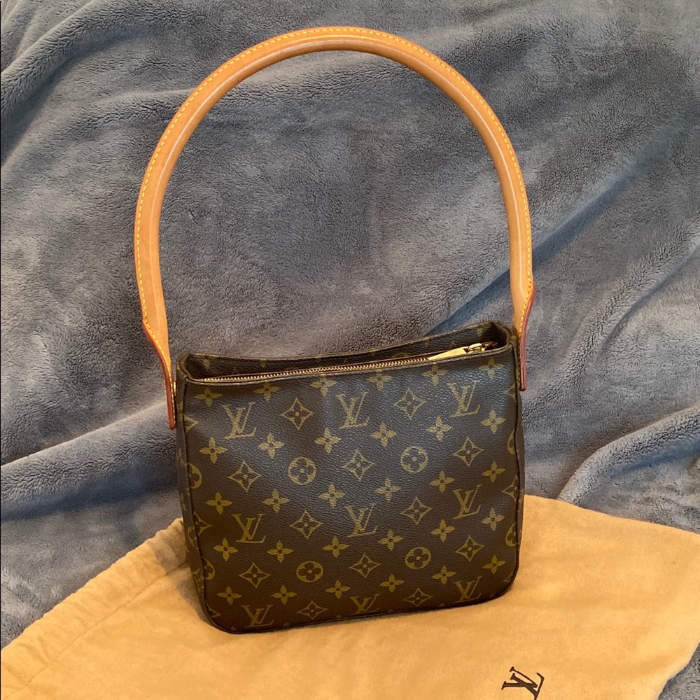 Louis Vuitton Looping MM FL0022
